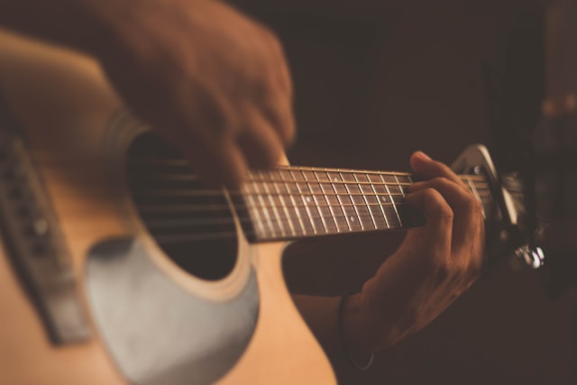 10 Guitar Teacher Lesson Ideas for Players Who Want to Go Beyond Basic Chords