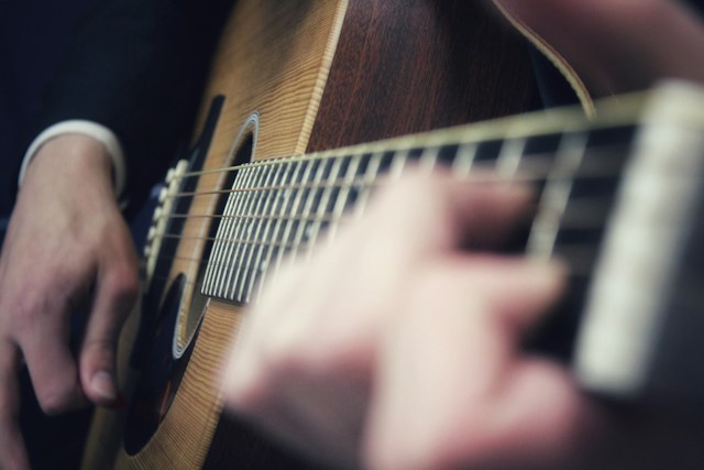 7 Guitar Teacher Exercises for Developing Better Rhythm, Timing, and Coordination